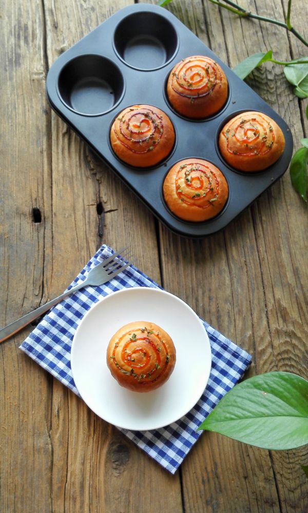 奶油肉松香葱小面包