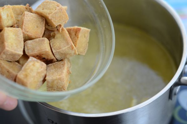 鸡汁小白菜豆腐汤