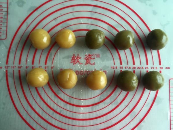 广式莲蓉蛋黄月饼