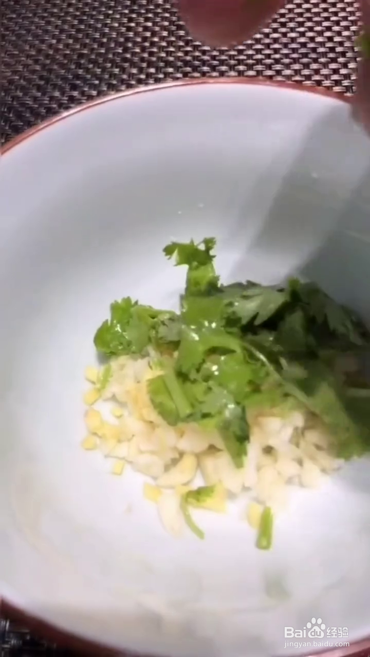 如何制作清爽好吃的口水鸡