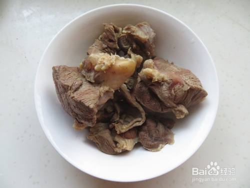 五香牛肉的做法(五香牛肉的做法最正宗的做法视频窍门)