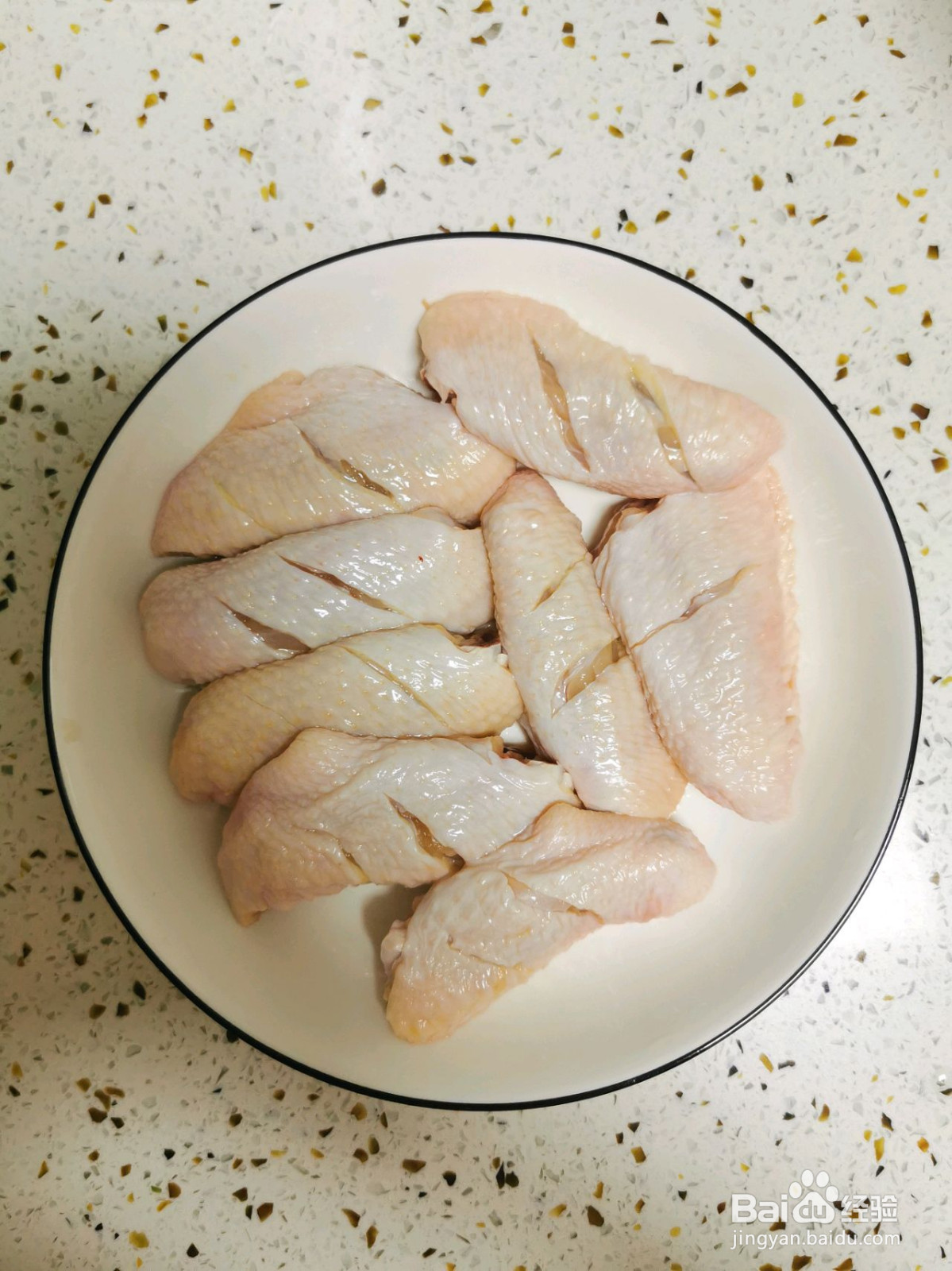 电饭锅版蒜香鸡翅的做法