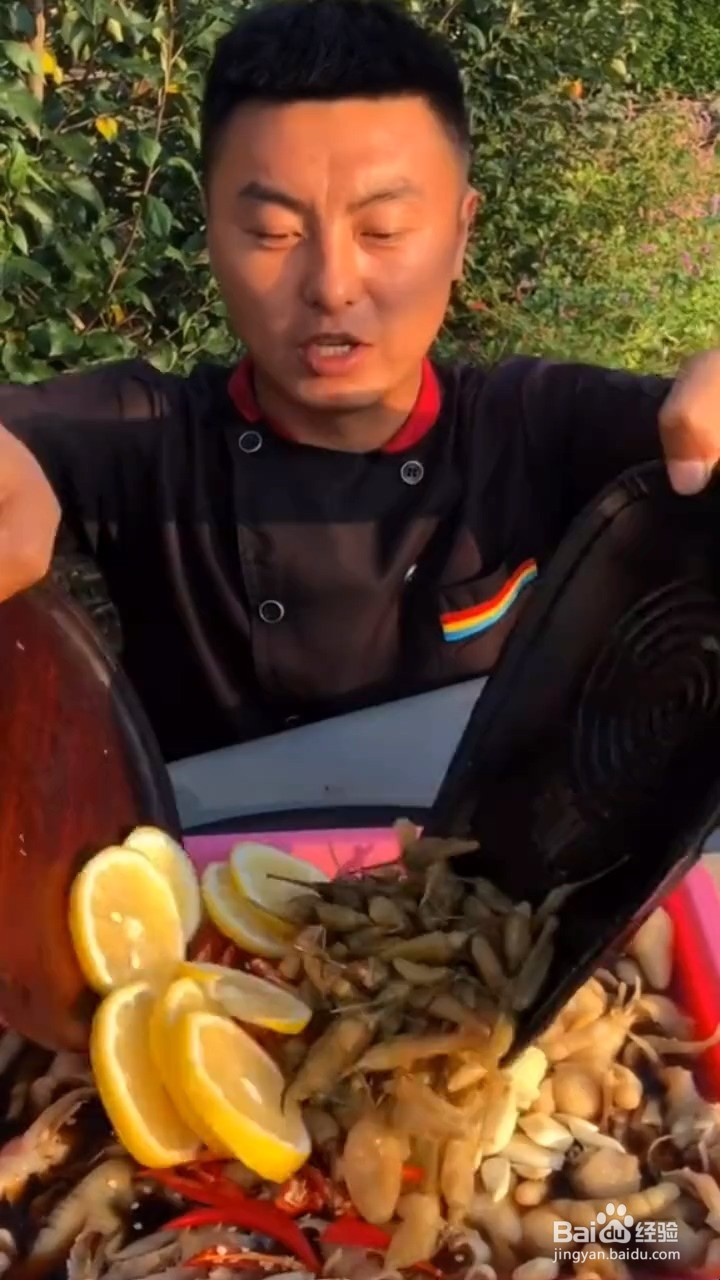 如何自制美味好吃的泡椒无骨鸡爪