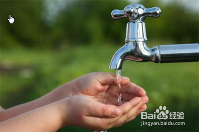 双氧水把手烧白了怎么办