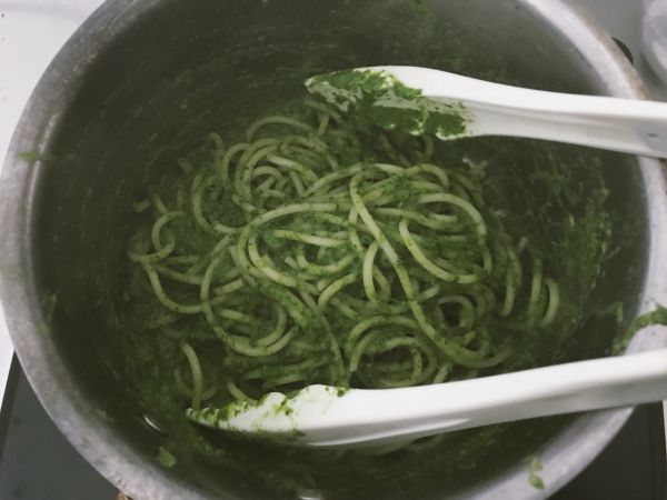 低脂奶香菠菜意面