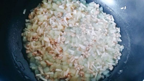 香菇土豆肉酱拌面