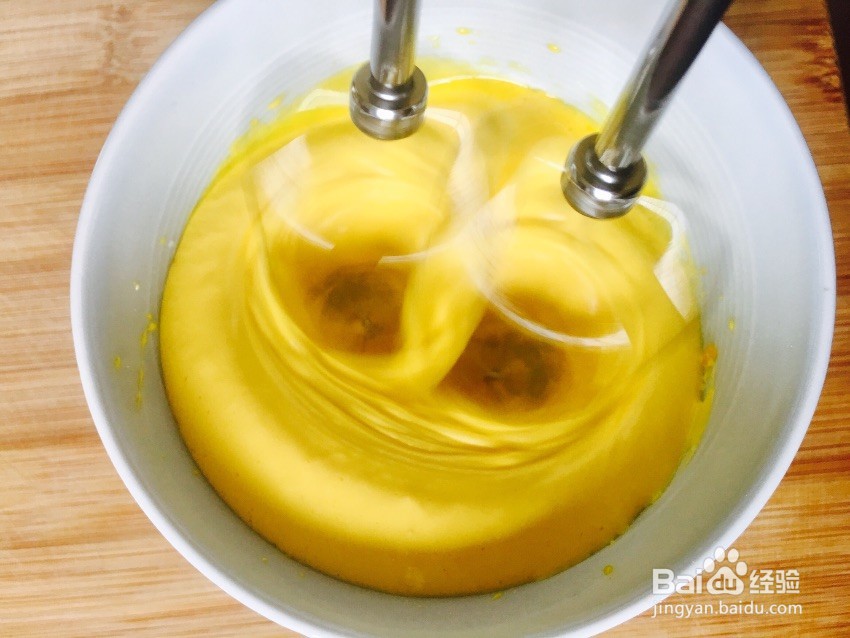 火龙果蛋黄松饼怎么做
