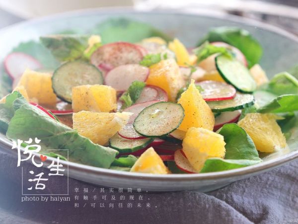 樱桃萝卜橙子沙拉