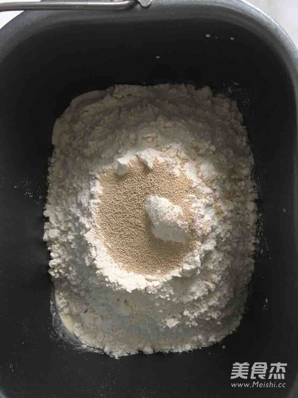 毛毛虫肉松面包