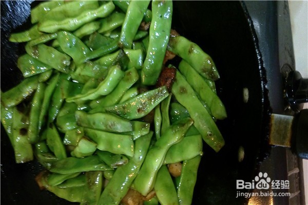 东北豆角炖肉的做法