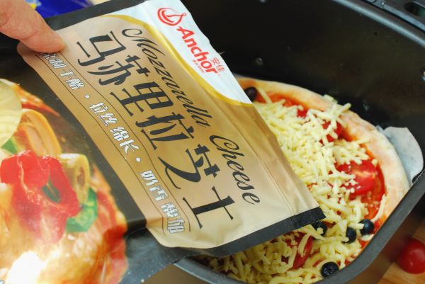 蓝莓水果拉丝披萨