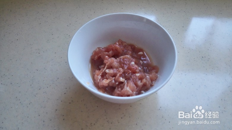 荠菜炒肉丝的做法