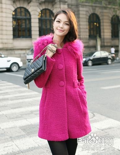 毛呢大衣冬季如何穿出迷人风采