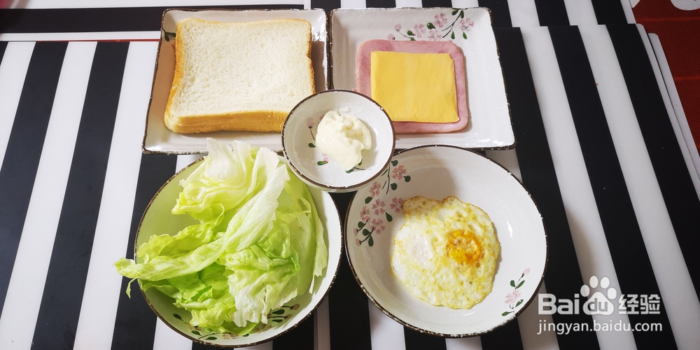 味道绝美的鸡蛋火腿三明治