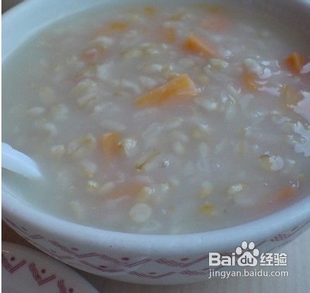 粗粮减肥：芋头燕麦粥
