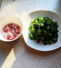 腌制菜——肉丁炒青瓜制作方法