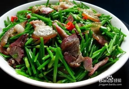 韭菜苔炒熏肉