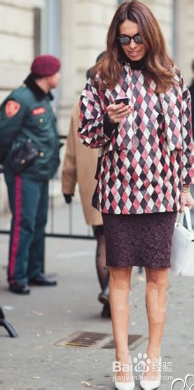 秋冬季节蕾丝裙的穿搭技巧