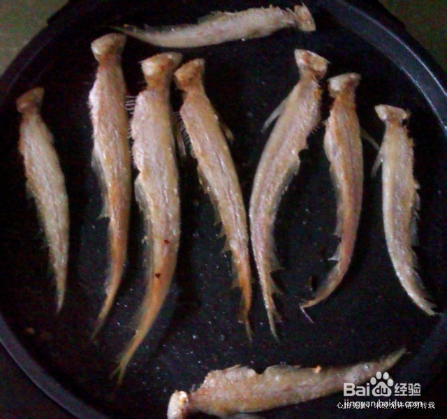 蒜香酥烤小刀鱼