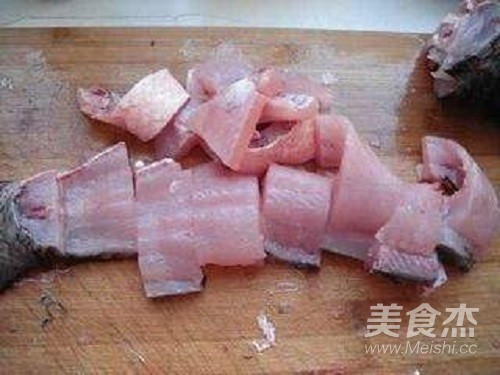 剁椒肉丁榨菜清江鱼片