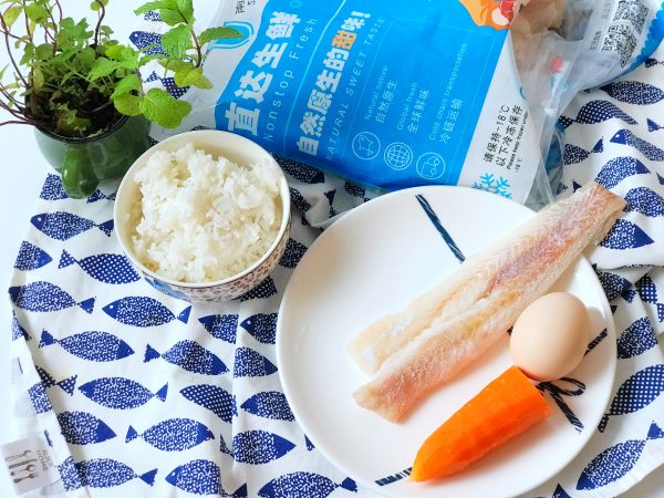 鳕鱼胡萝卜鸡蛋炒饭