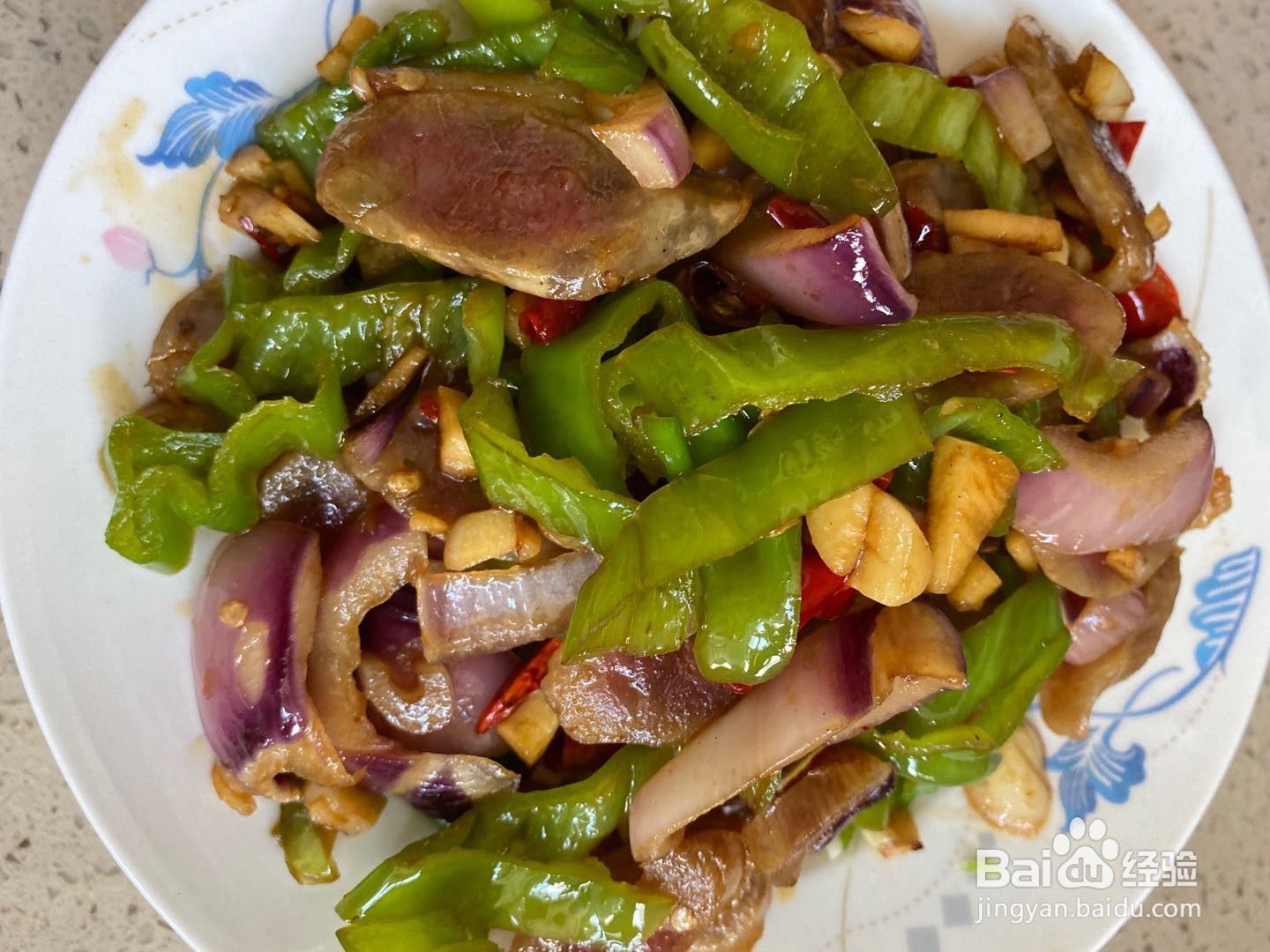 青椒炒腊肠的做法