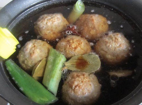 红烧狮子头(四喜丸子)