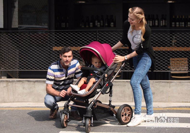 宝宝也要配宝马香车，宝宝婴儿车要把关
