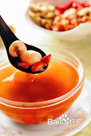 梭哈玩家口干舌燥，喝什么茶好呢？