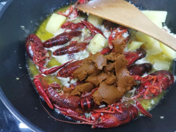 蒜香咖喱小龙虾