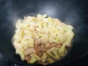 怎么做花菜炒肉片