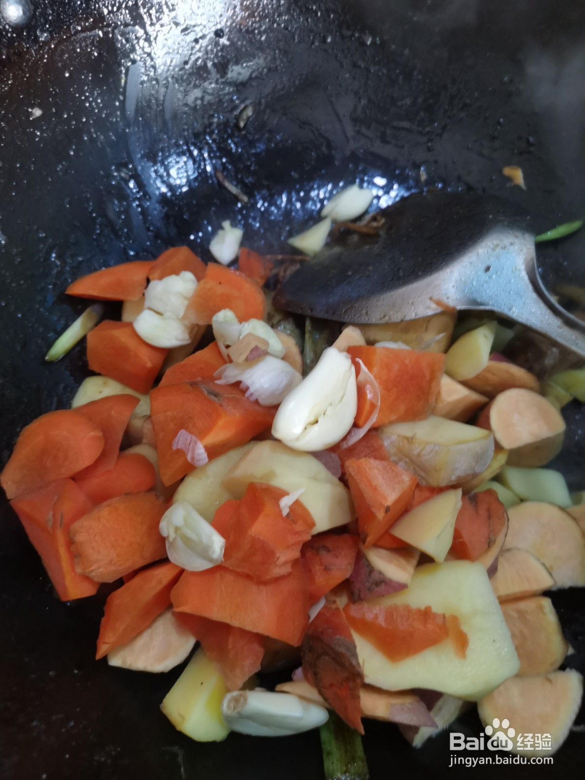 家常菜土豆炖五花肉