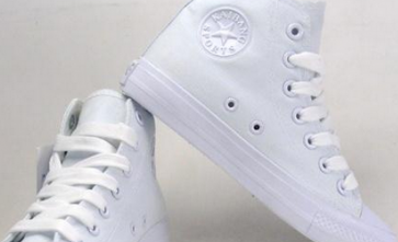 白色鞋子怎么样可以洗干净？