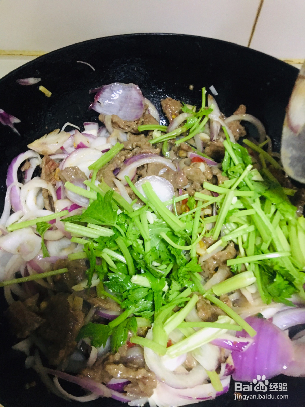 牛肉片炒洋葱的做法
