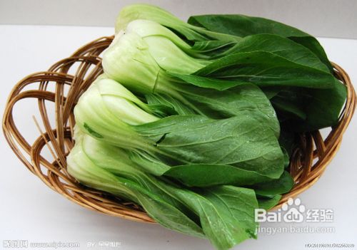 宝宝补铁菜谱：猪血青菜汤