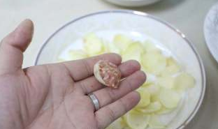 百合蒸肉的做法