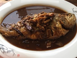 酱焖黄鱼的做法