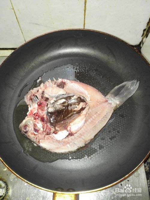 怎样做青椒鲫鱼？