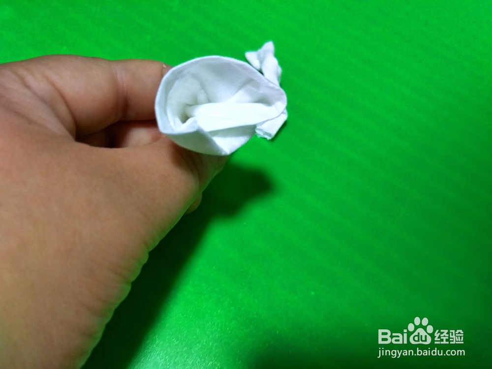 面纸折玫瑰花的步骤图解 怎么用餐巾纸折玫瑰花