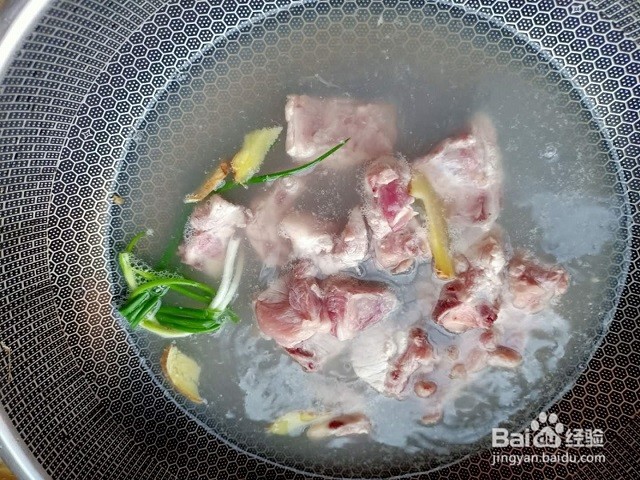 冬瓜排骨汤怎么做？