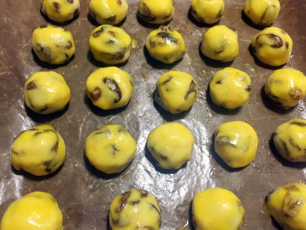 朗姆葡萄干奶酥球