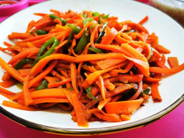 青椒炒胡萝卜丝