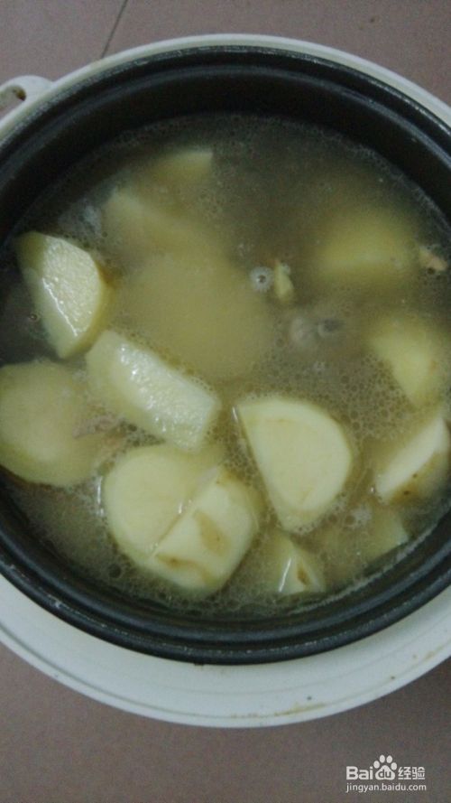 土豆炖排骨-家常菜
