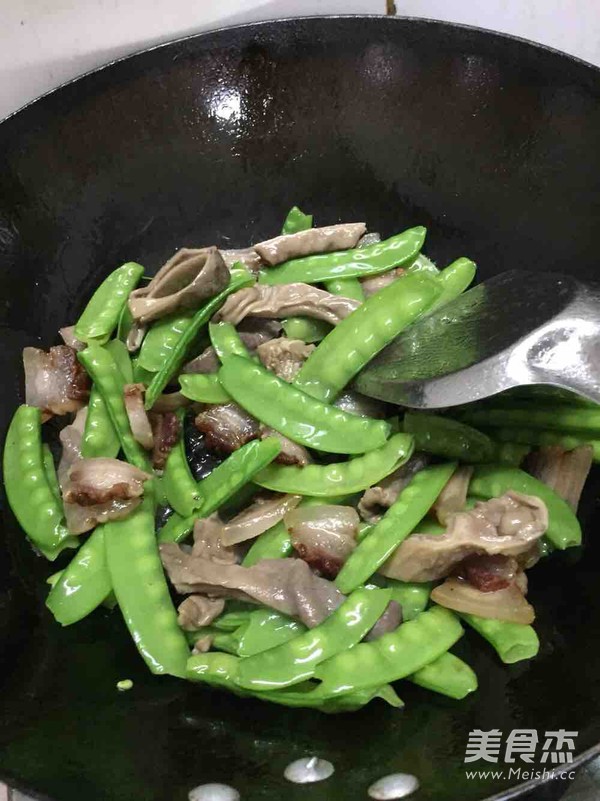 荷兰豆炒腊肉