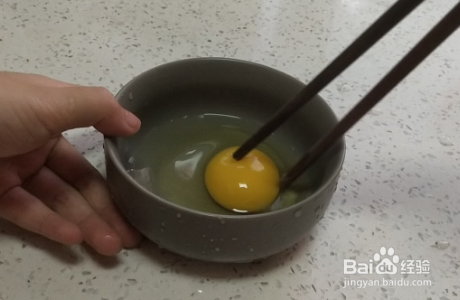 怎么样做一道香辣的香炸小河虾？