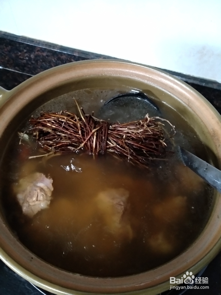 吃光光的肝火鸡骨草灵芝猪骨汤