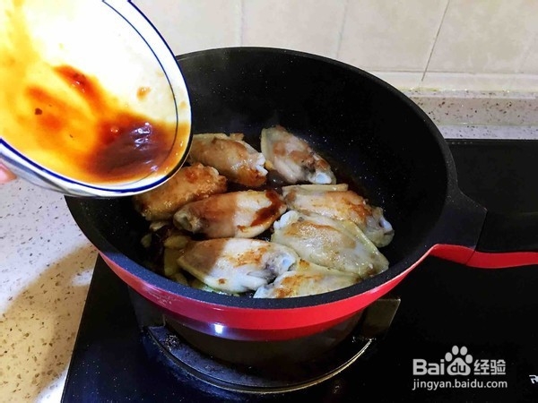 怎么做甜辣鸡翅。
