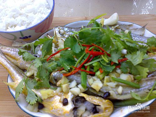 虾鲜酱清蒸黄鱼