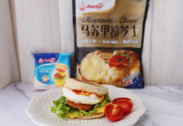 芝士午餐肉鸡蛋松饼