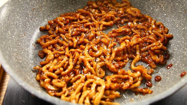 今天就吃这道京酱肉丝
